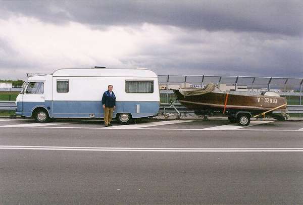 il fido camper Lancia SUPERJOLLY 1968 pu trainare ben 1500 Kg sufficienti per l'ARCIERE